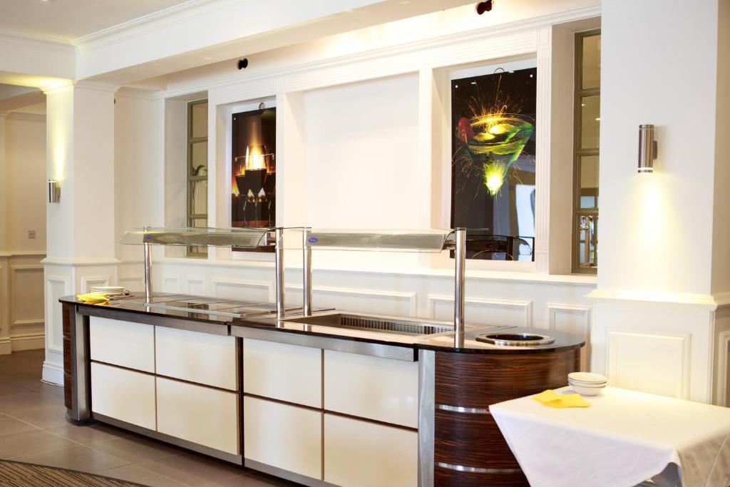 Yorkshire Gateway Hotel South Milford ภายนอก รูปภาพ