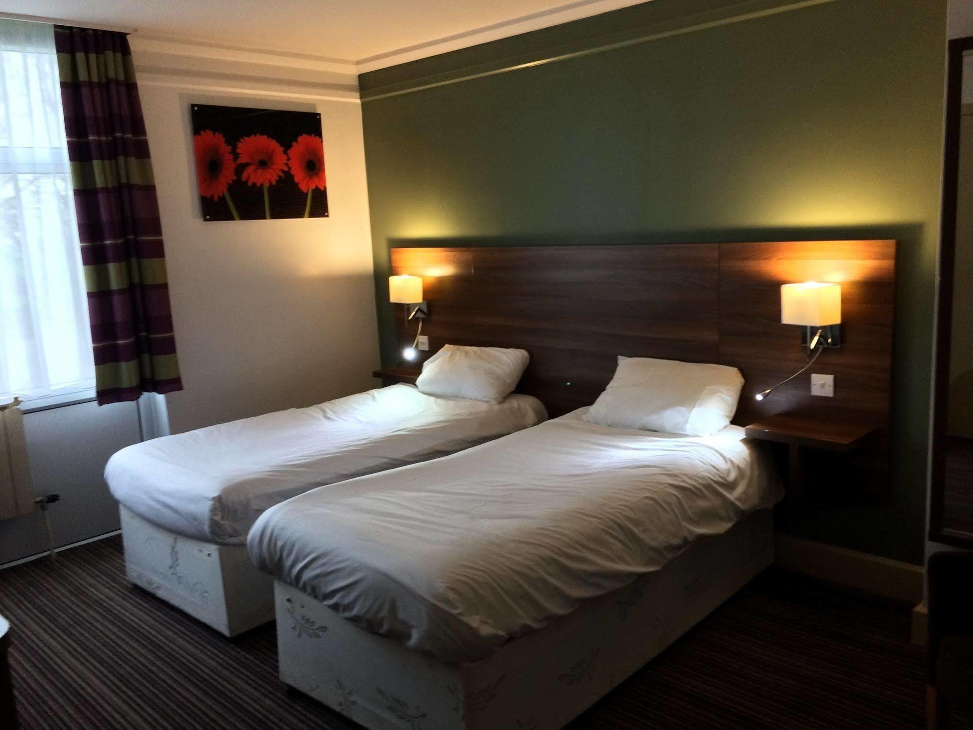 Yorkshire Gateway Hotel South Milford ภายนอก รูปภาพ